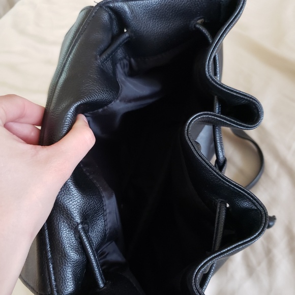 Victoria's secret backpack - Picture 3 of 4